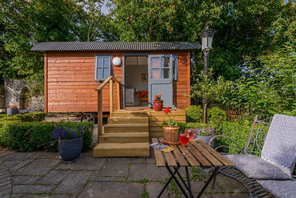 Hawthorn Hut Kilkenny Glamping At Jenkinstown House Hotel Jenkinstown Park Exterior photo
