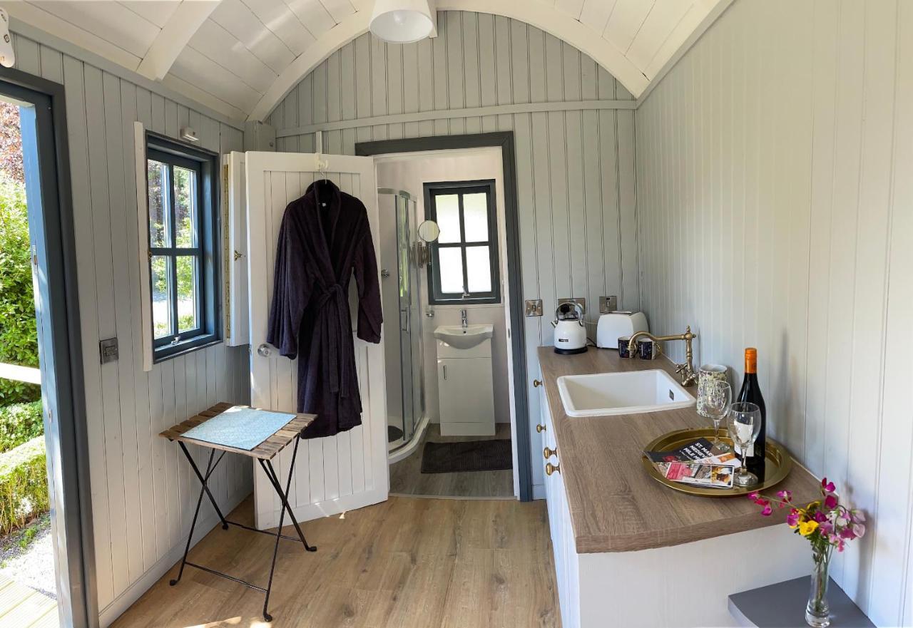 Hawthorn Hut Kilkenny Glamping At Jenkinstown House Hotel Jenkinstown Park Exterior photo